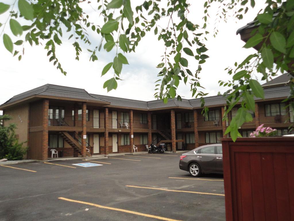 North Pointe Inn And Suites Kelowna Esterno foto